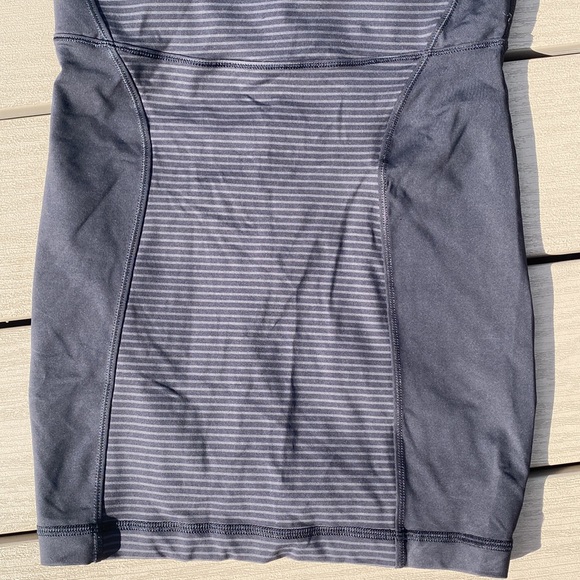 Lululemon Top Size 4 - Picture 3 of 7